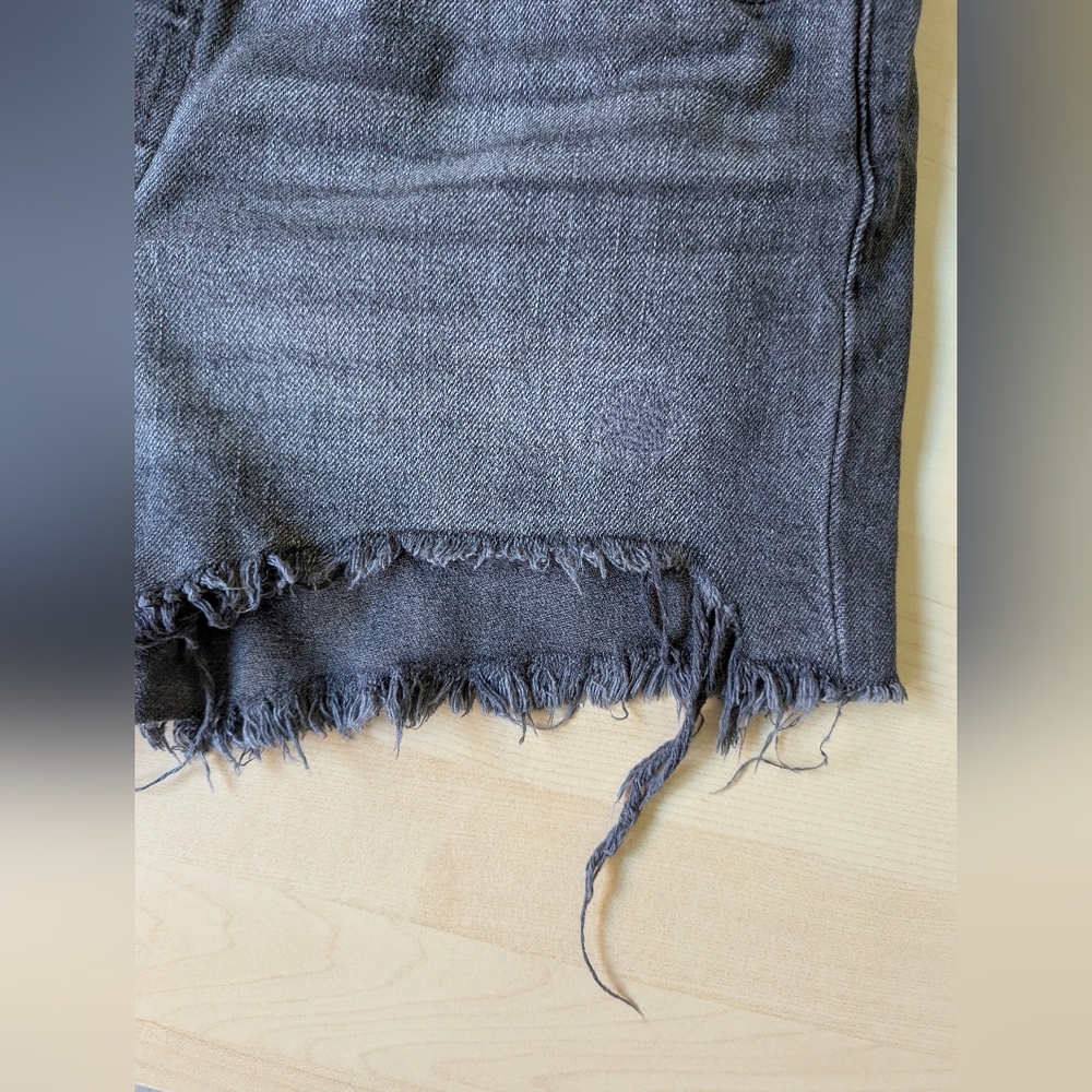 LEVI'S 501 Black‎ Distressed Cut Off Denim Shorts - Picture 8 of 16